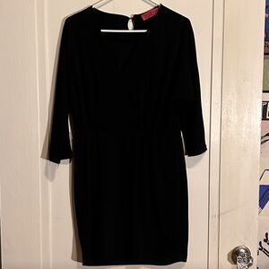 BOOHOO BLACK V-NECK MINI DRESS WITH LONG SLEEVES PLUS SIZE 14